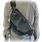 タイヤチューブ素材の　コンパクトショルダーバッグ入荷